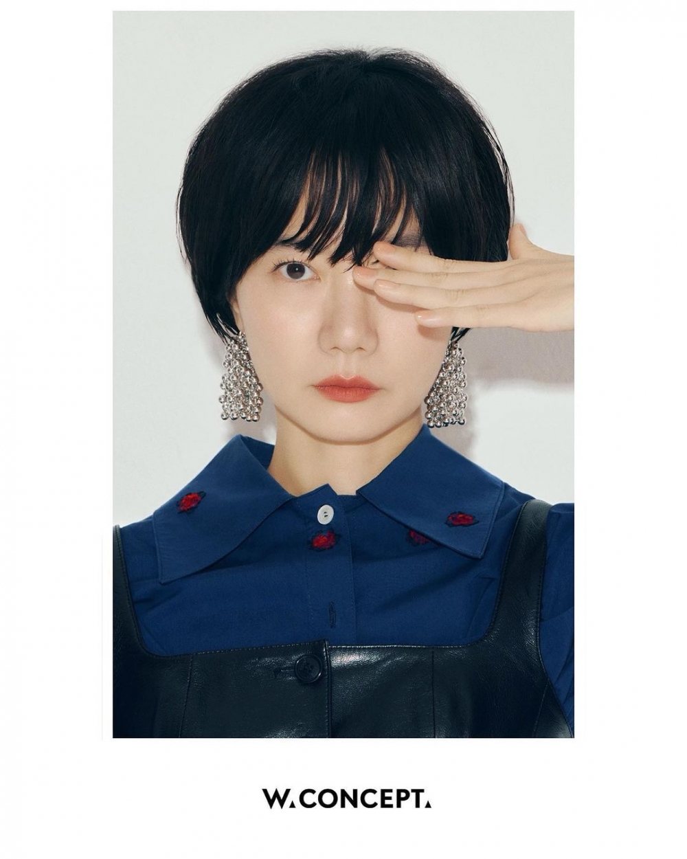 冷硬剛強的臉孔讓裴斗娜魅力四射。