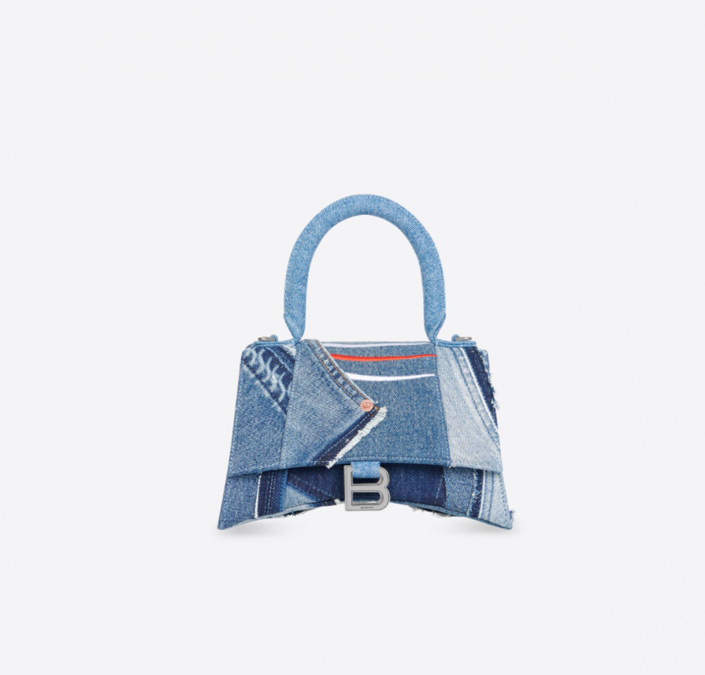 Balenciaga 的經典Hourglass 手袋也換上丹寧材質。