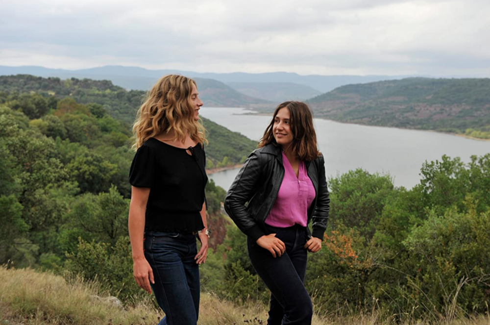 她也曾演出過多部電影,展現演技。