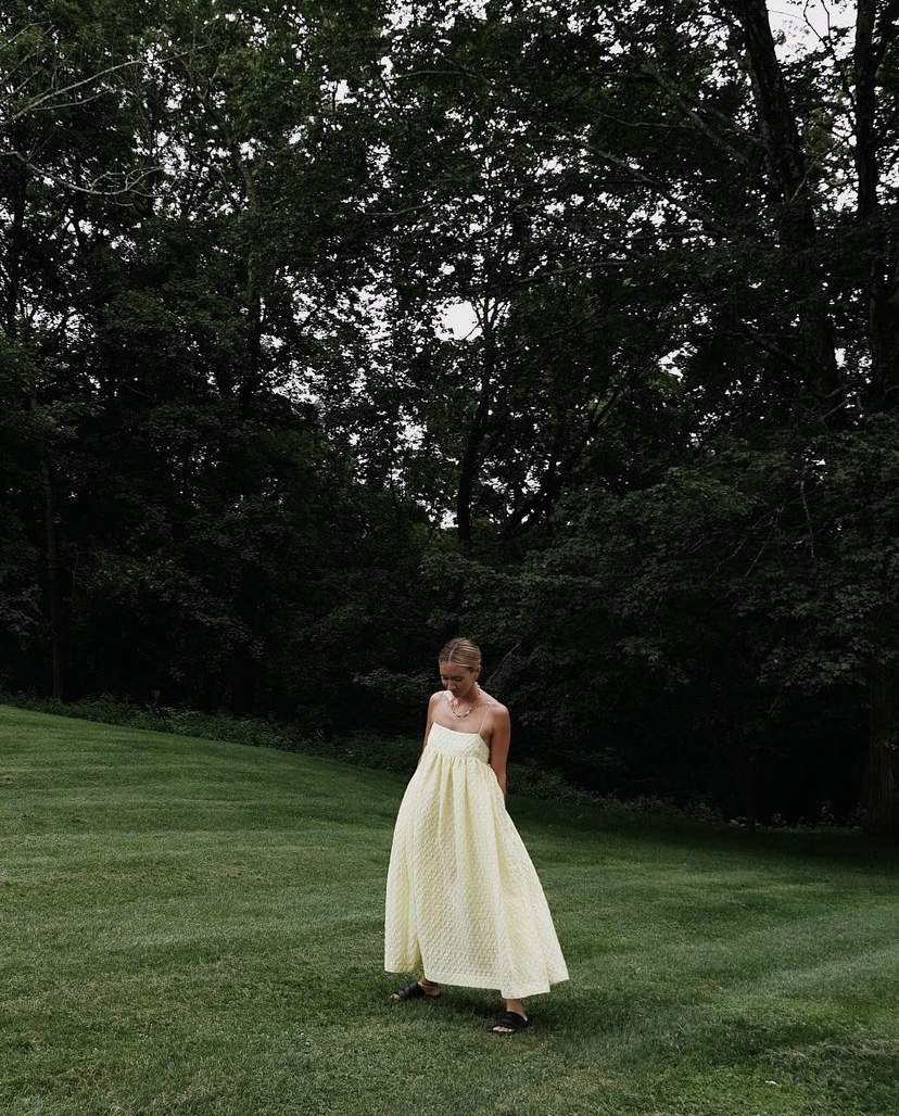 特別是大自然中，能挑選能脫癮而出的亮眼色彩印花面料。