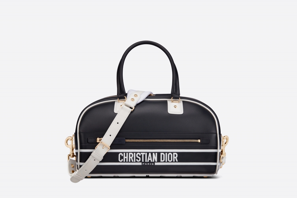 Dior Vibe Zip Bowling Bag,經典黑色的中號尺寸。