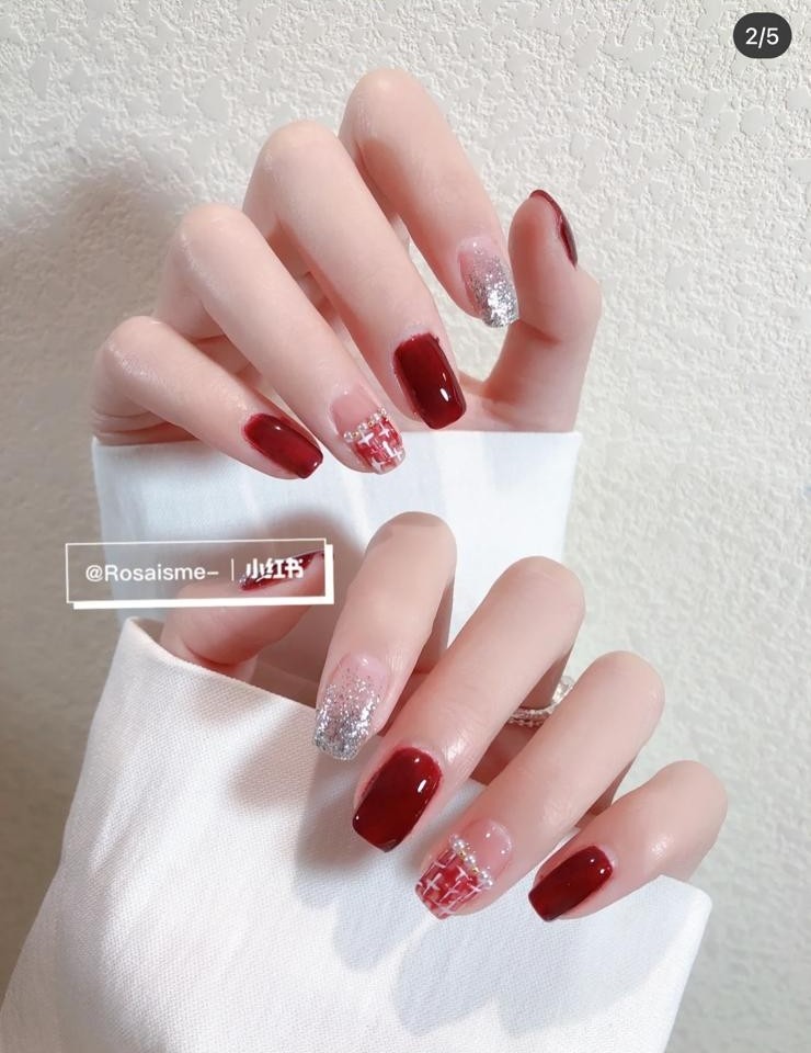 酒紅色的小香風，很有新年感覺。