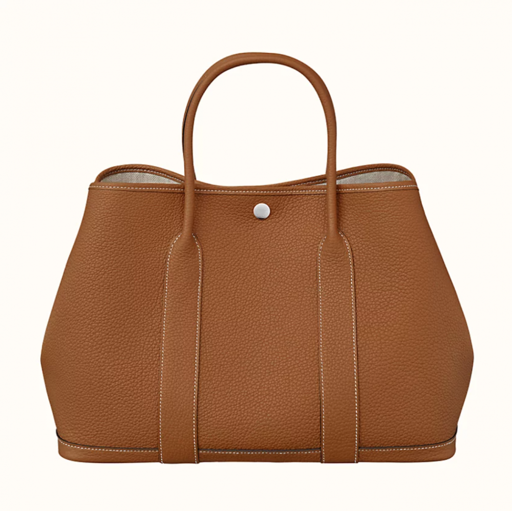 細看手袋，感受到它的設計巧思。