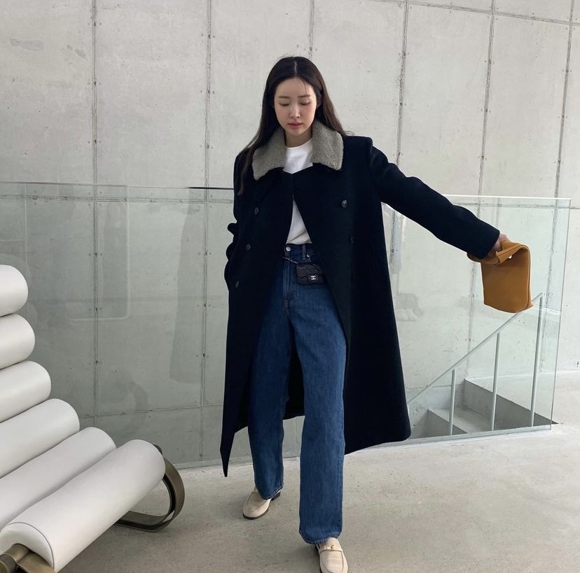 滑進去韓國女生的IG,幾乎每人都有一件簡約又耐搭的長版外套。
