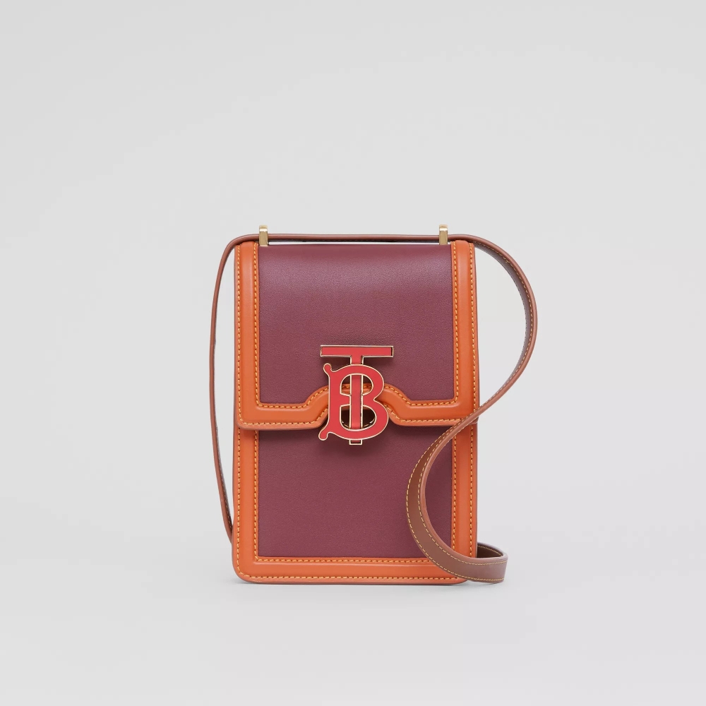 Burberry Robin Bag,模糊手機保護套與手袋的界線。