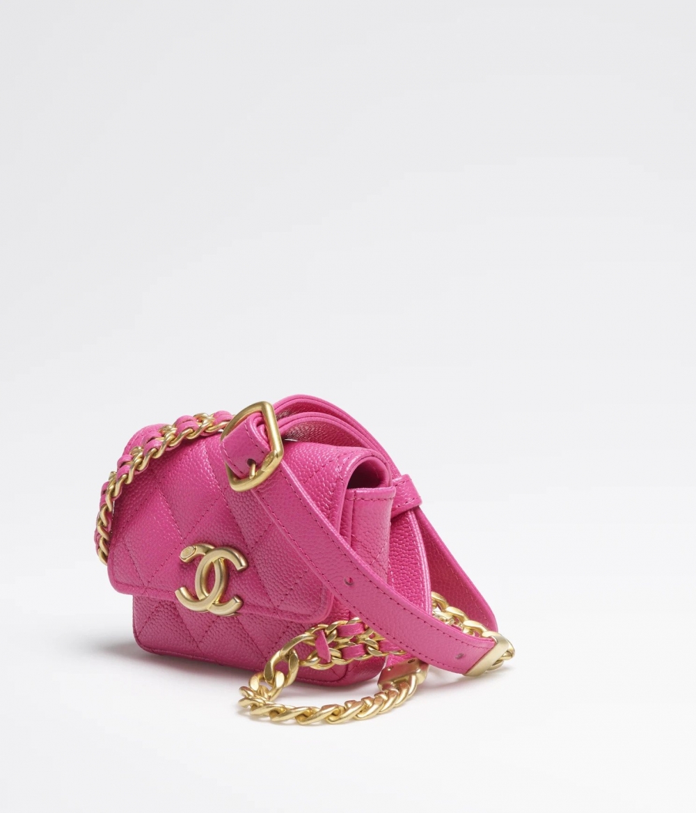 亮桃粉的腰包，高調優雅的顏色非常合適即將到來的大愉悅春天。