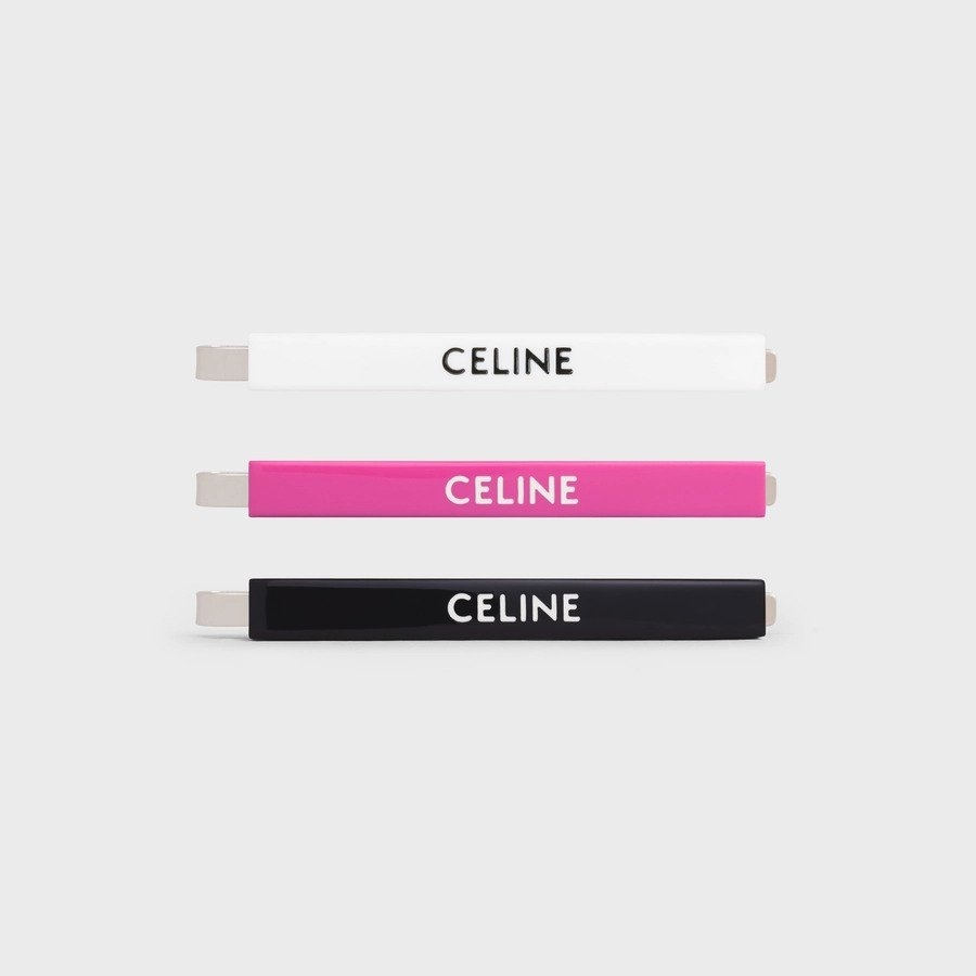 CELINE Monochroms Set Of 3 Hair Clips,雕刻上標誌性的CELINE字樣。
