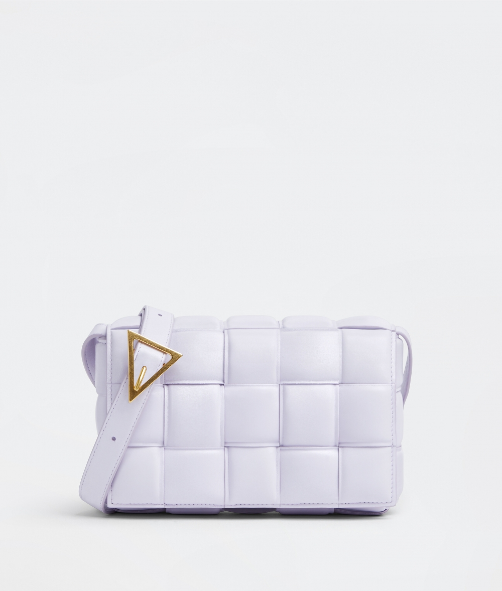 擠入近幾年的It Bag，此款Padded Cassette絕對在名單之中。