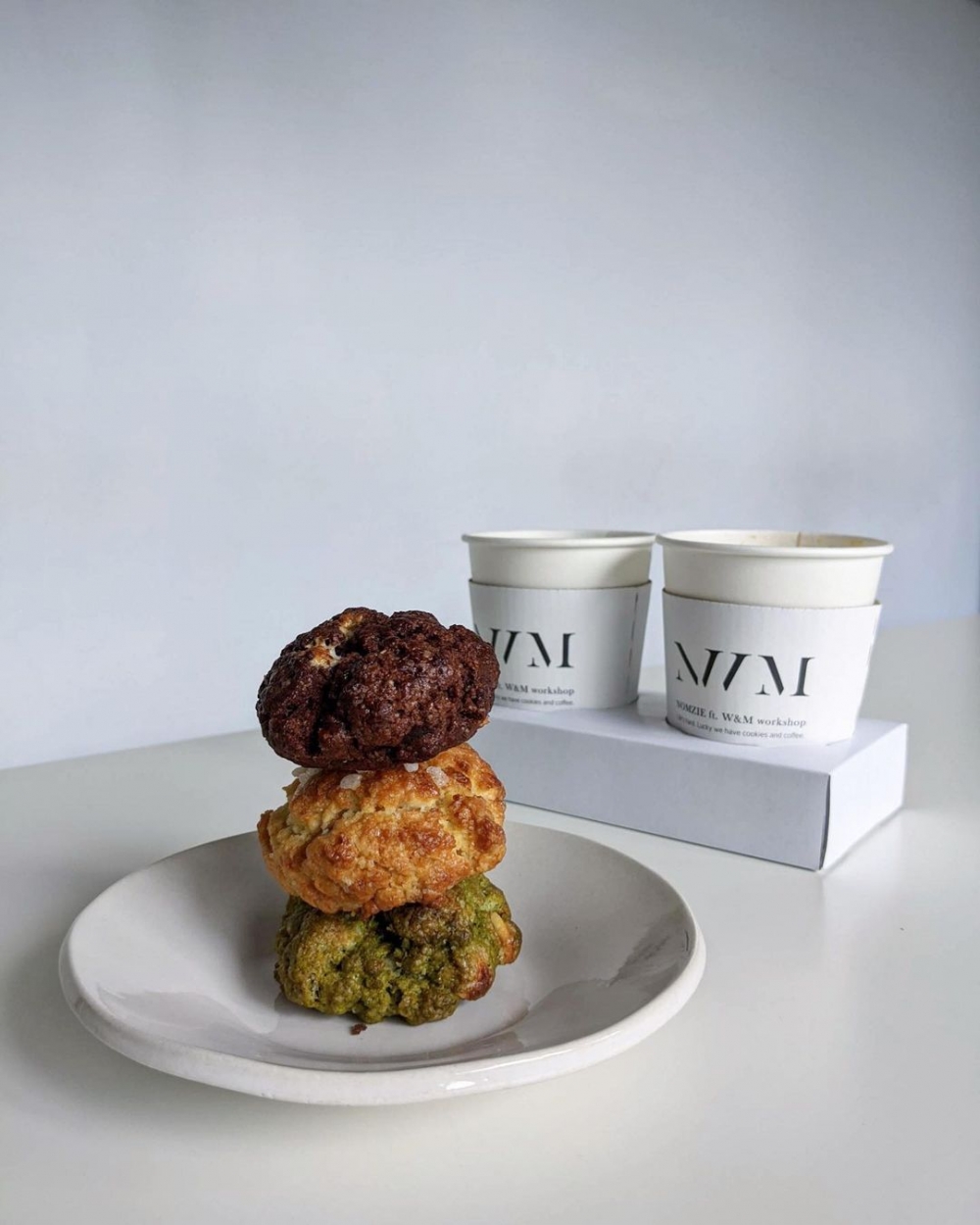 以一對兄弟與朋友三人合夥開設的Cookie Nomzie。