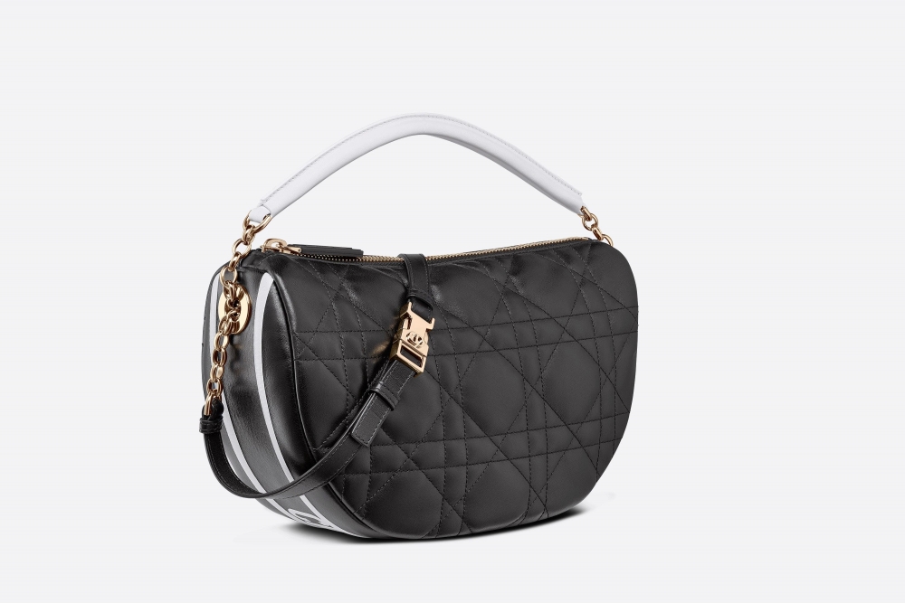Dior Vibe Hobo Bag,黑色調中號尺寸。