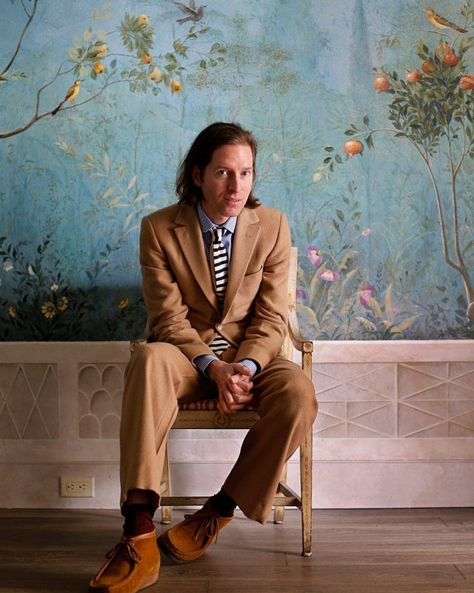 透過Wes Anderson的鏡頭語言,奇幻瑰麗的色彩世界,很難不迷上他的電影色彩美學。