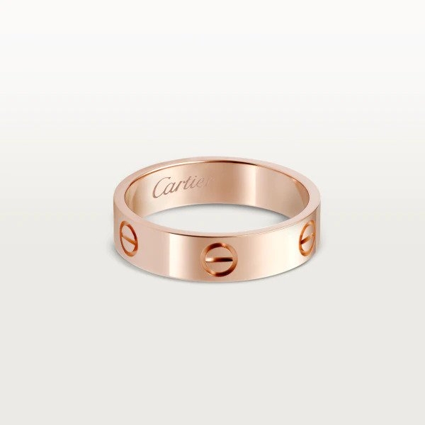 Cartier Love Ring18K玫瑰金打造,精美鑽石猶如愛無止境。