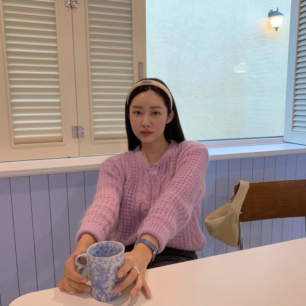 一件髮箍又或是耳環的襯托,清新婉約的氛圍。