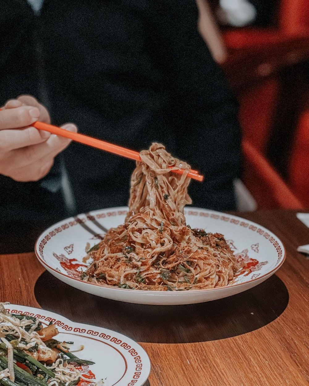 造訪店內時，也不要錯過美味的餐點。