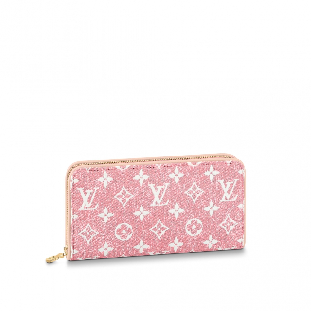 Louis Vuitton Zippy Wallet,一貫注入全新的Monogram提花牛仔布。