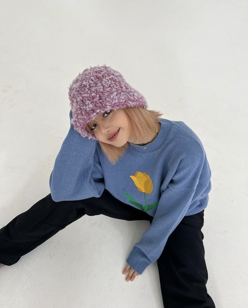 另外也能選擇針織編織的款式，襯托冬日的毛衣。