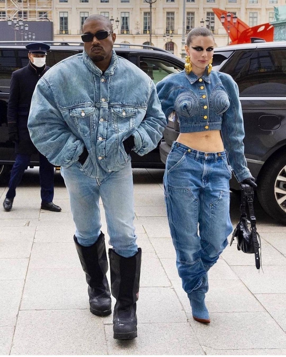 男裝週接續亮相,其中這場備受矚目的KENZO2022秋冬大秀。