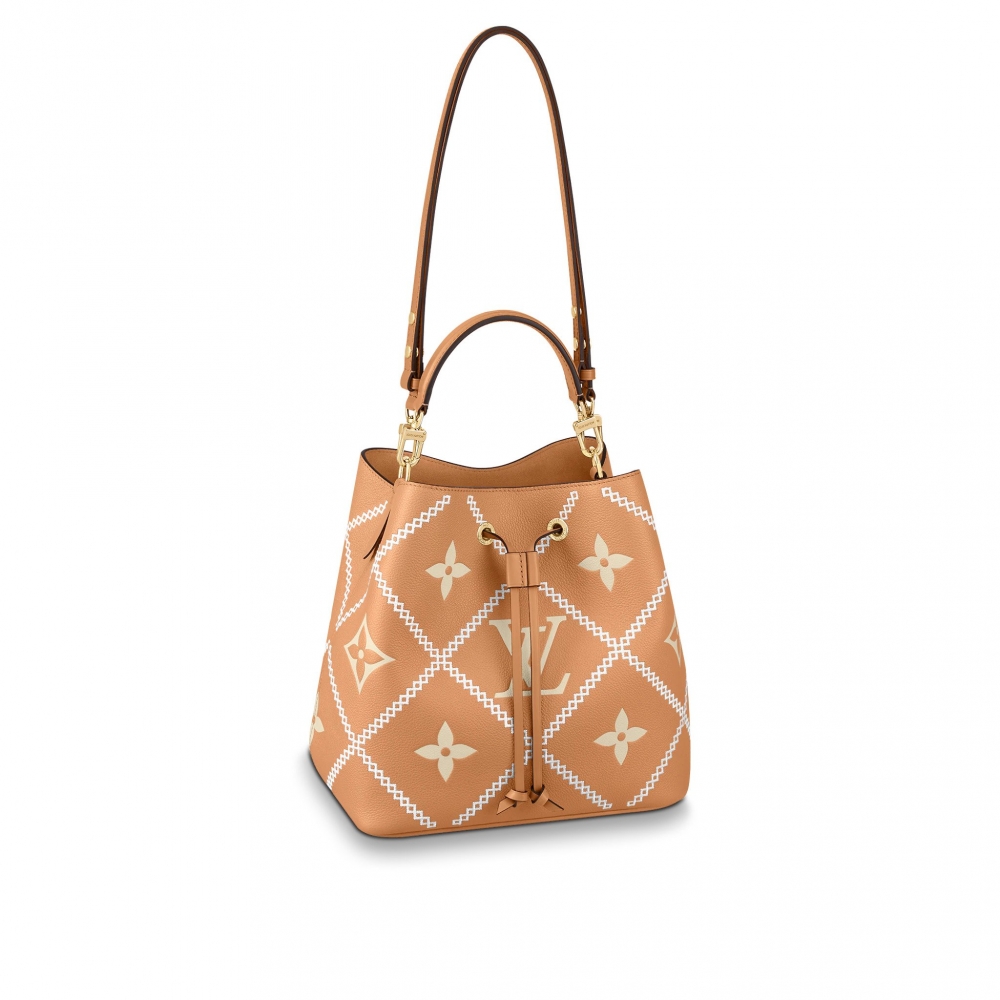 Louis Vuitton NéoNoé MM,將過往手袋的別緻氣息提升。