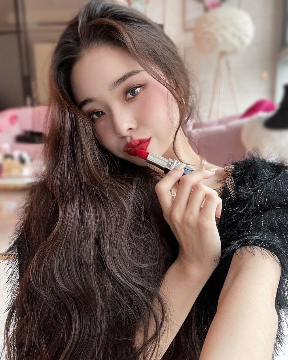 作為彩妝YouTuber,宋智雅經常會在社交媒體分享化妝心得及好物。