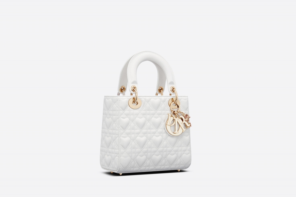 Dior Small Lady Dior My ABCDior純白輕柔的氣質。