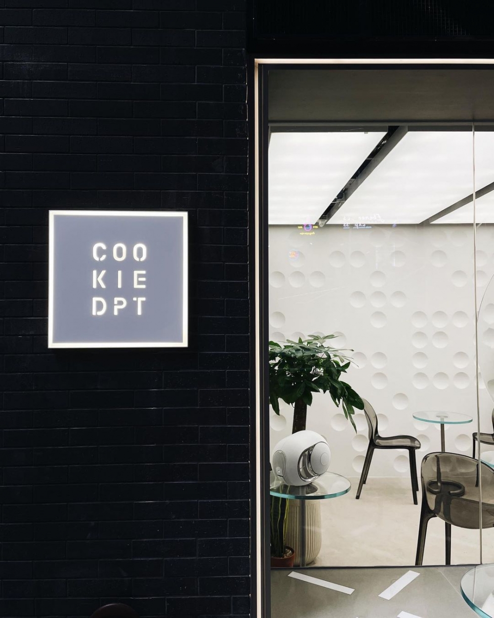 有著時髦的空間設計,這間新開幕的「Cookie Department」(Cookie DPT),相當搶眼。