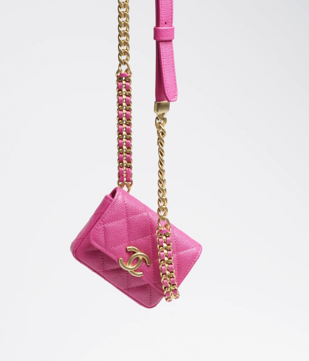 CHANEL Belt Bag一針一縫卻藏頂級奢華的手工藝。
