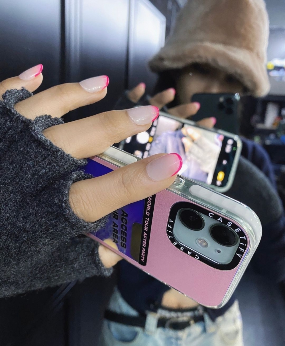 不愛紅色，螢光粉紅都很有時尚感。