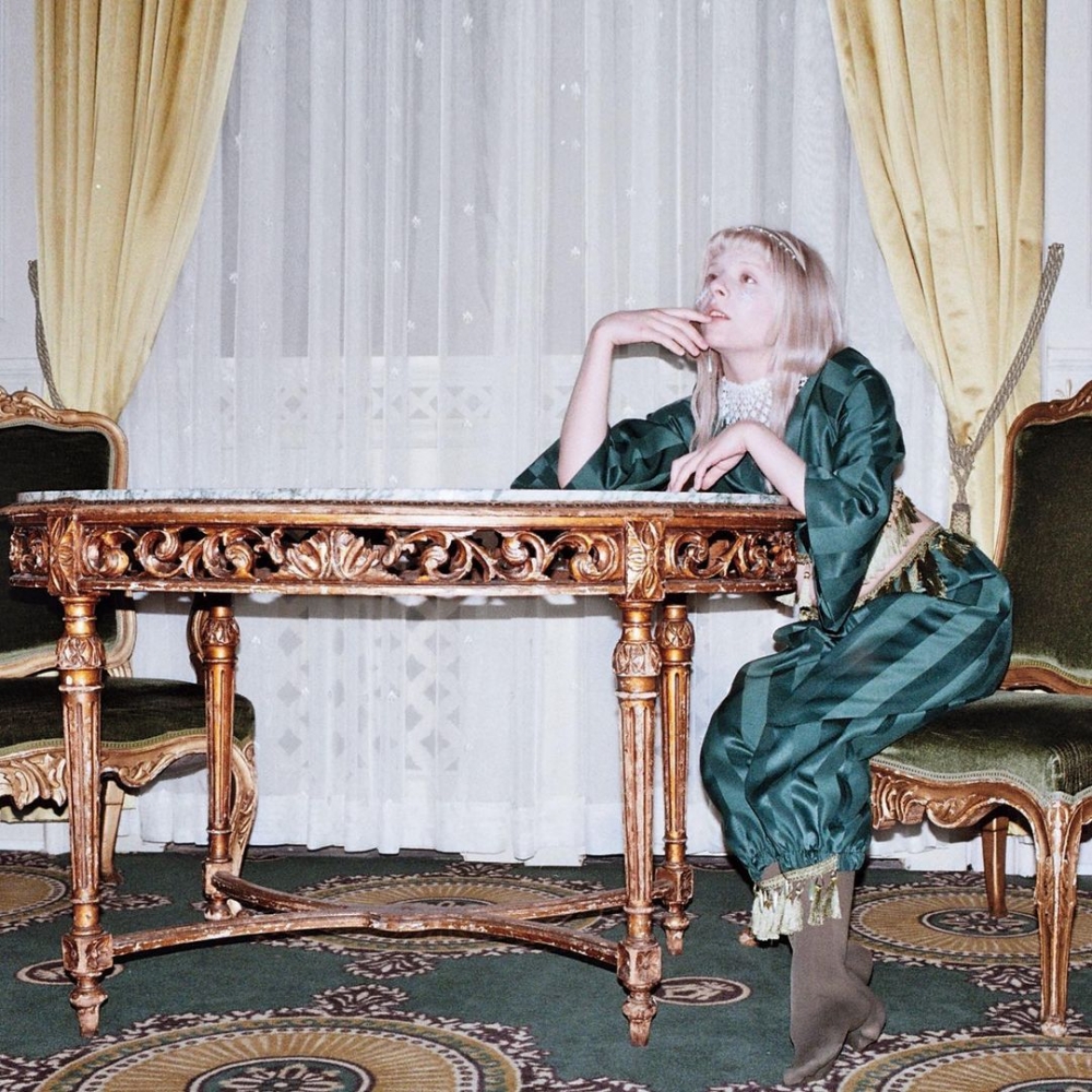 她透過歌聲,唱出想傳達的意涵。