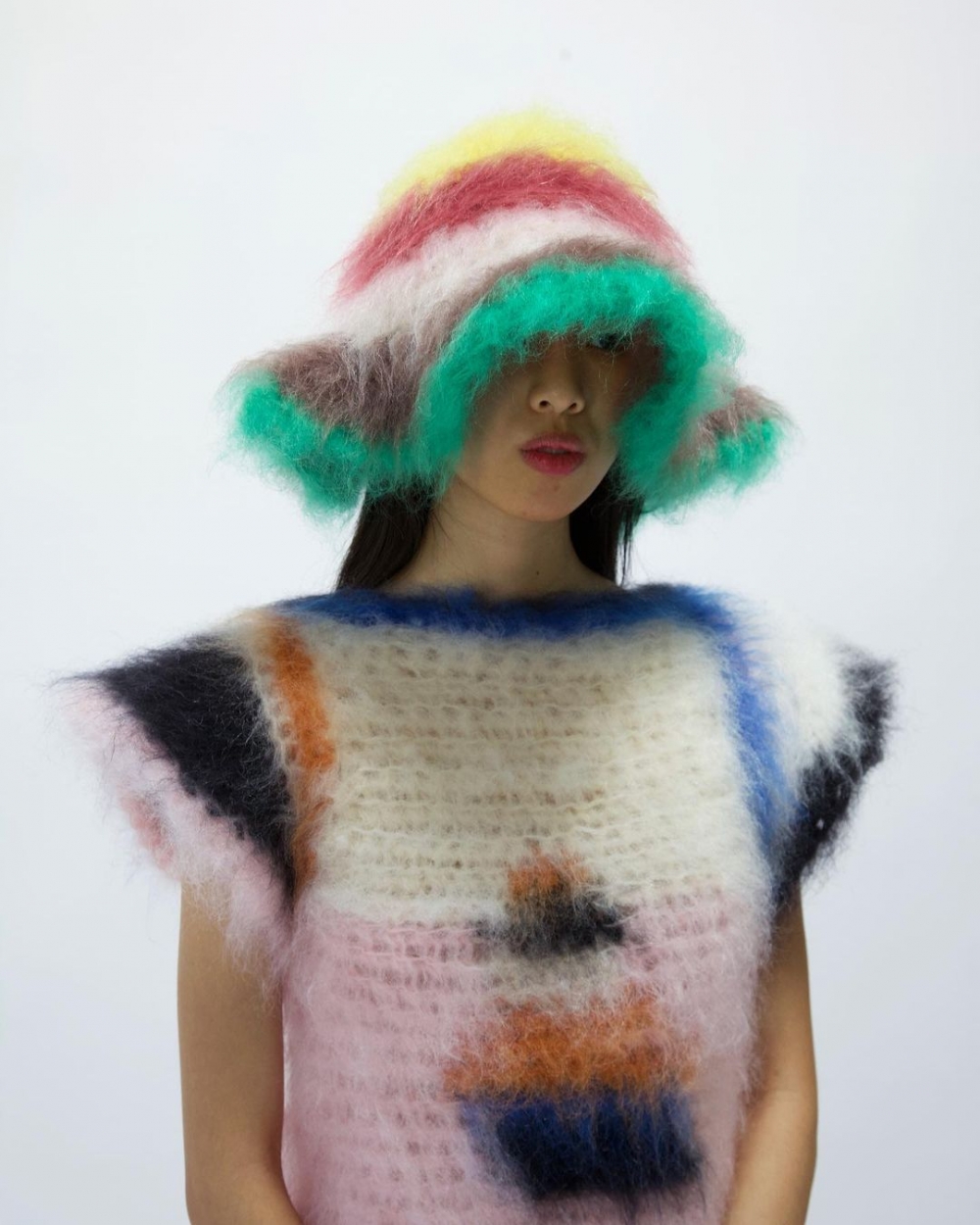 讓人明白購買自己覺得值得的設計,或許才是保值的。