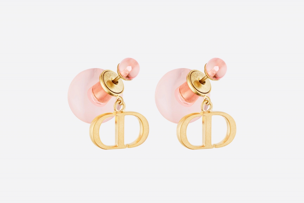 頌揚系列中的色彩繽紛調性,一眼識出好品味。