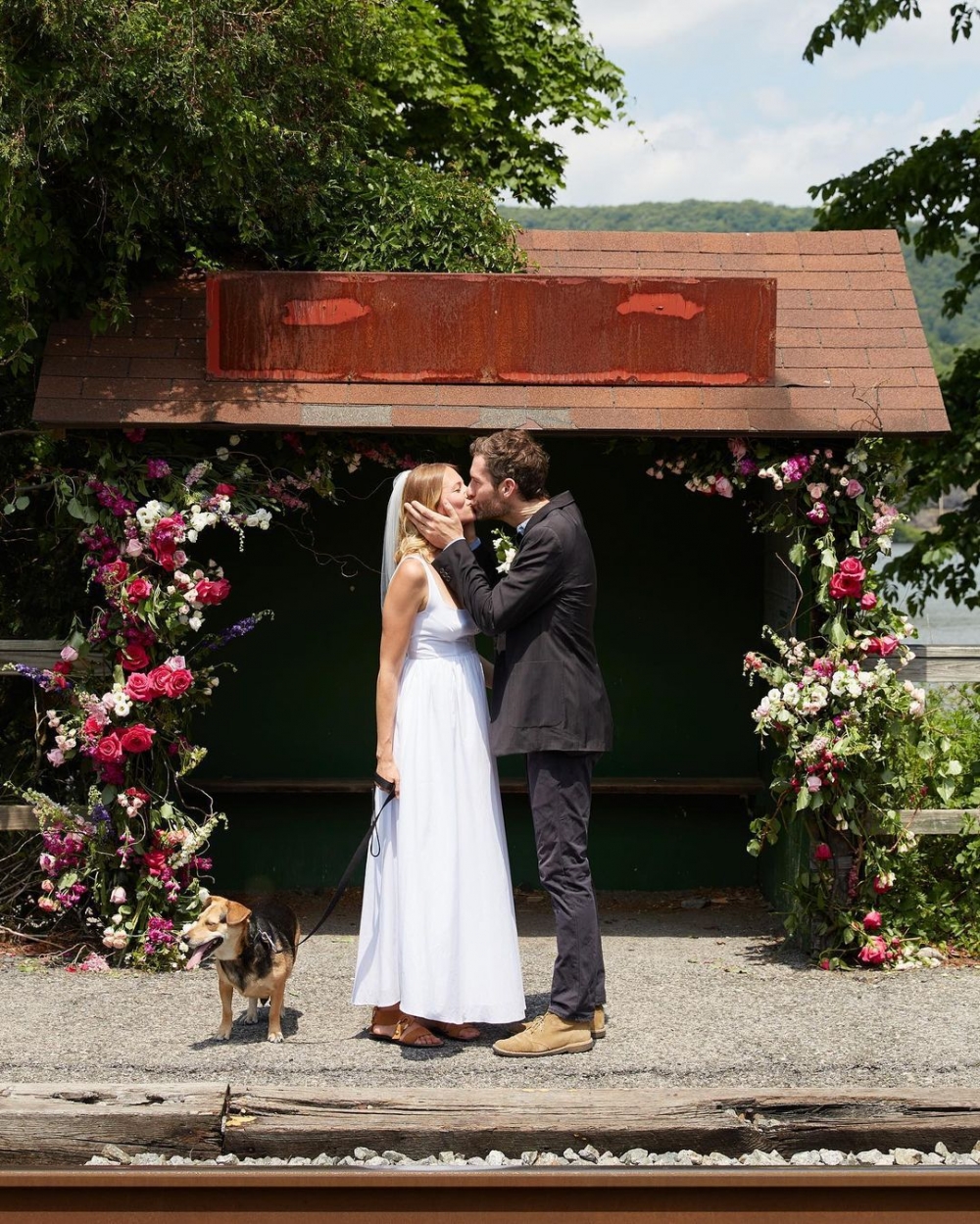 當時的婚禮相當溫馨且唯美，洋溢著幸福的氛圍。