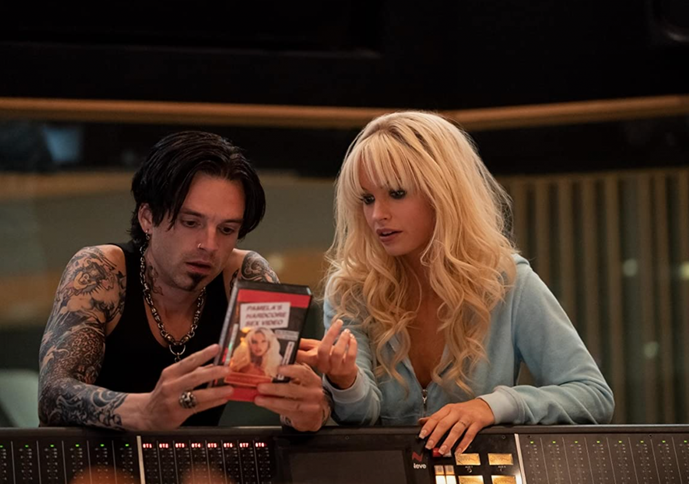 從妝髮到神情,她都宛如成為了角色。