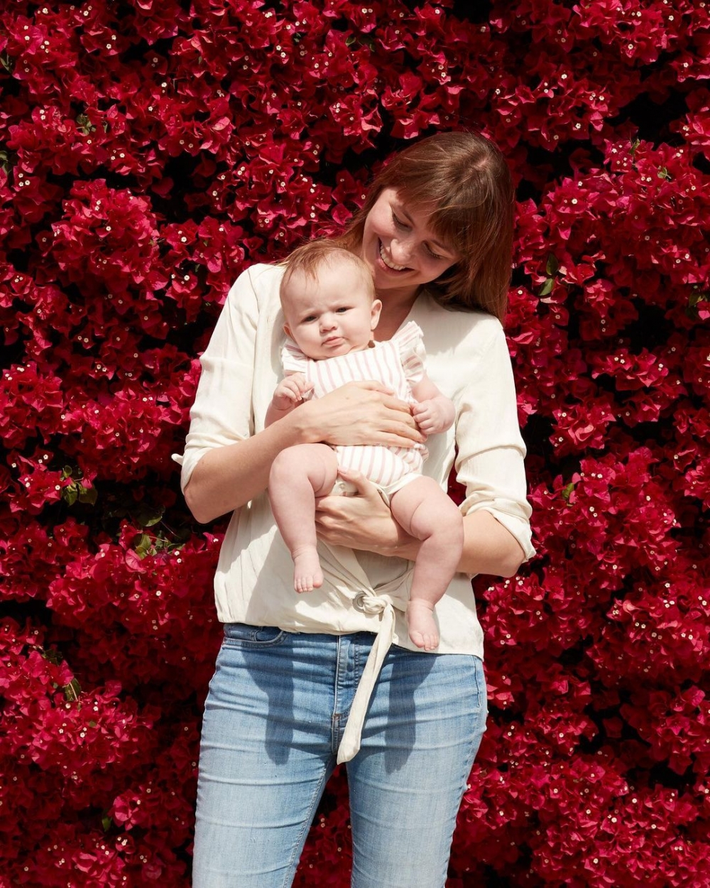 去年她更升級成為新手媽媽，展開新的人生角色。