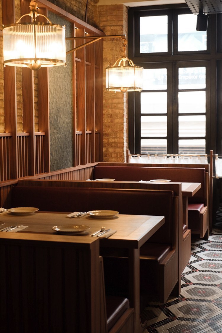 Maison Meiji就是一間以日本明治維新為主的咖啡、茶吧以及小酒館。