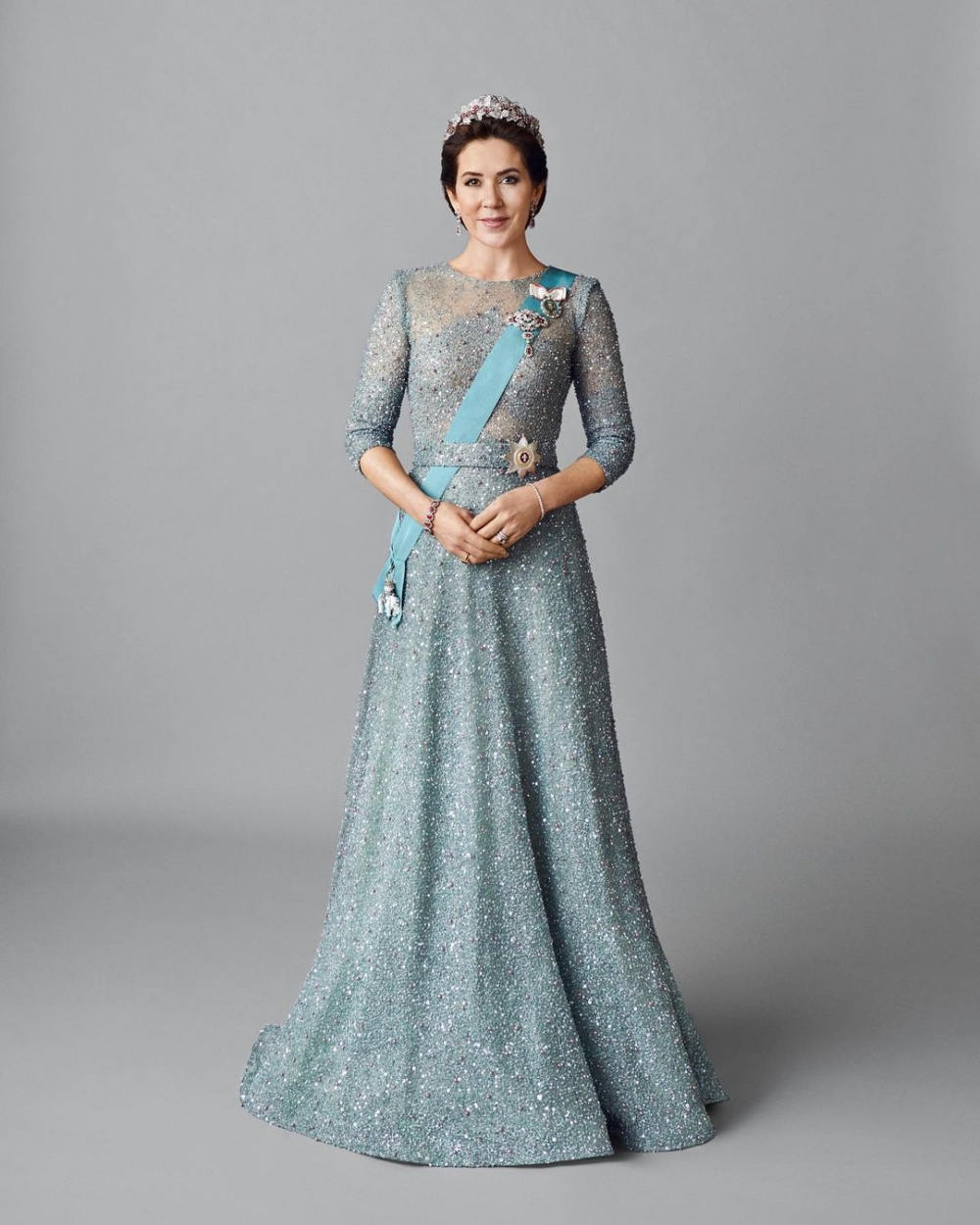 到達遙遠的王國,面對生活的巨大轉變。