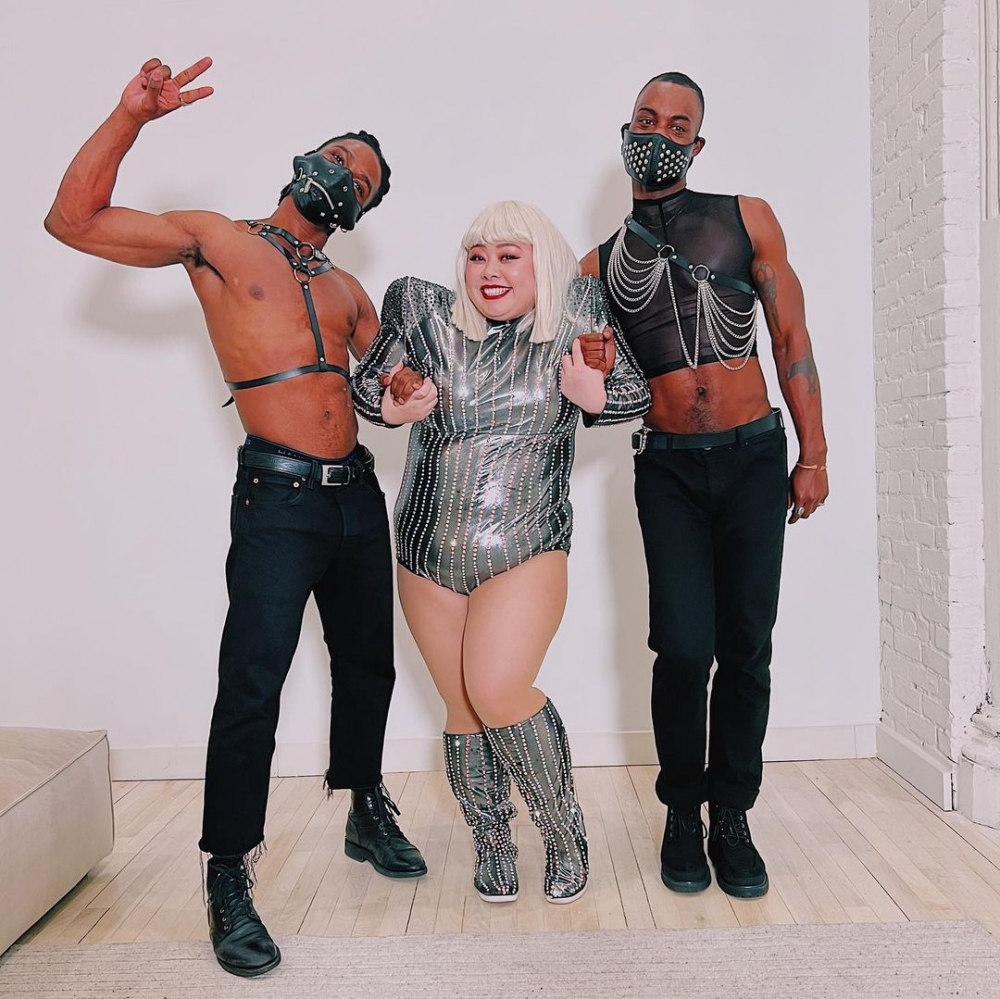 到了新的環境之後,許多不同的機會讓她更加閃耀動人。