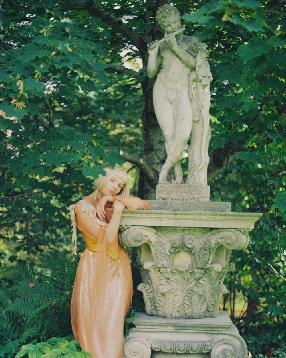 讓她的歌聲陪伴你的每一個美好日子。