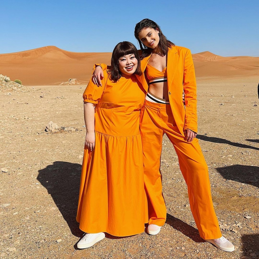 今年她與中多名人前往杜拜,為BOSS拍攝形象大片。