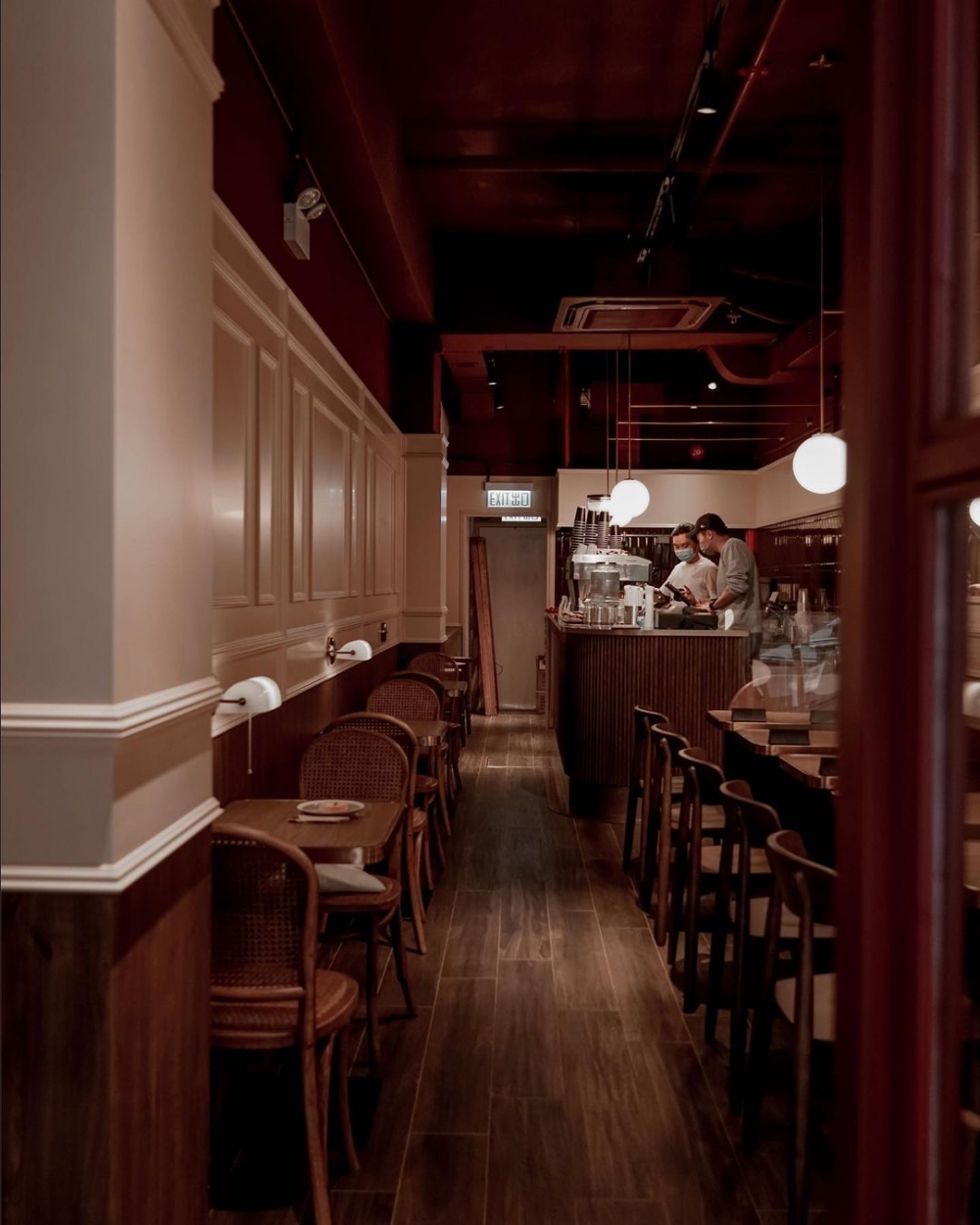 長長深深的空間,令人特別嚮往。