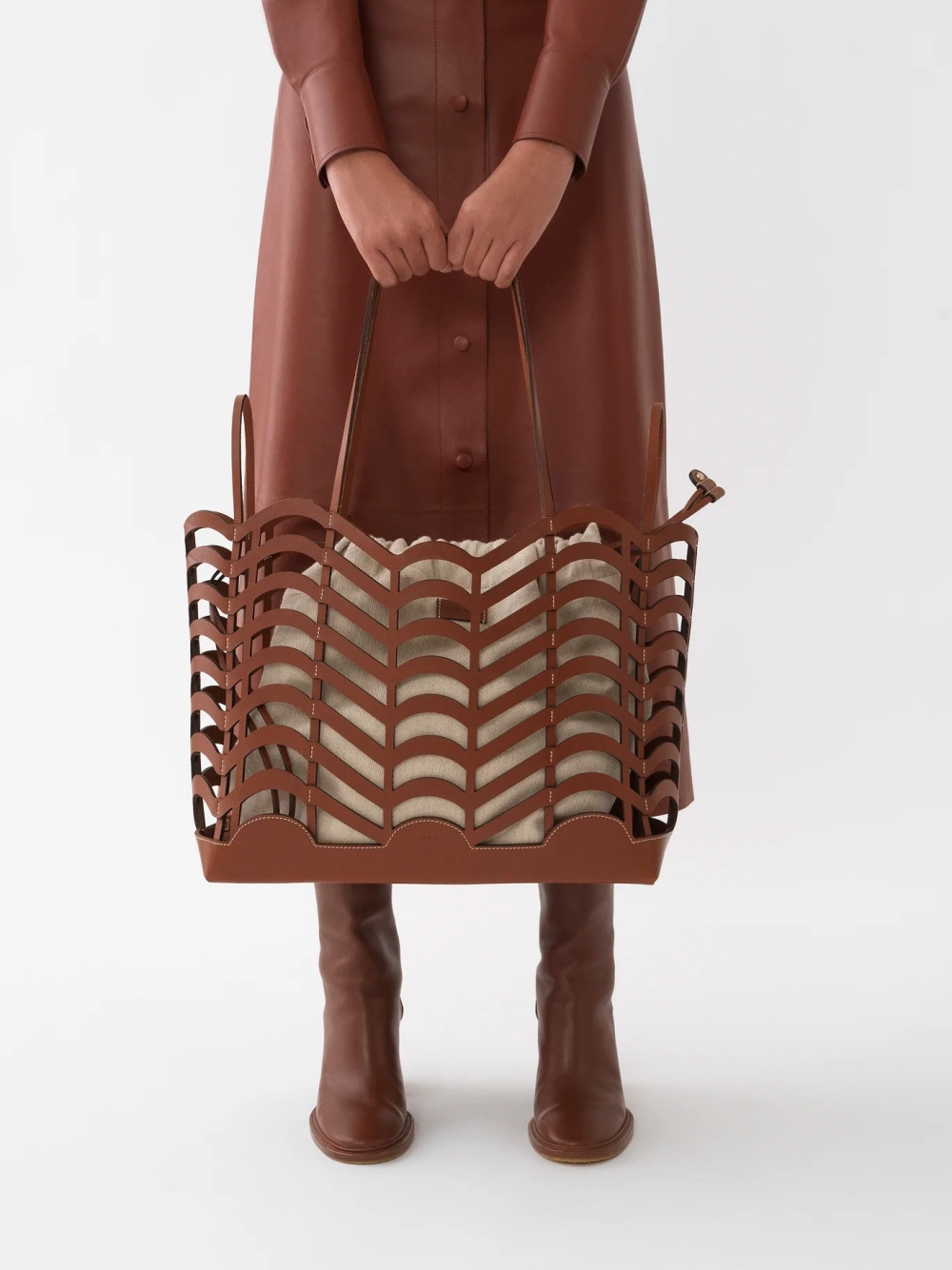 這款手袋的設計相當獨特,讓你有更多的選擇。