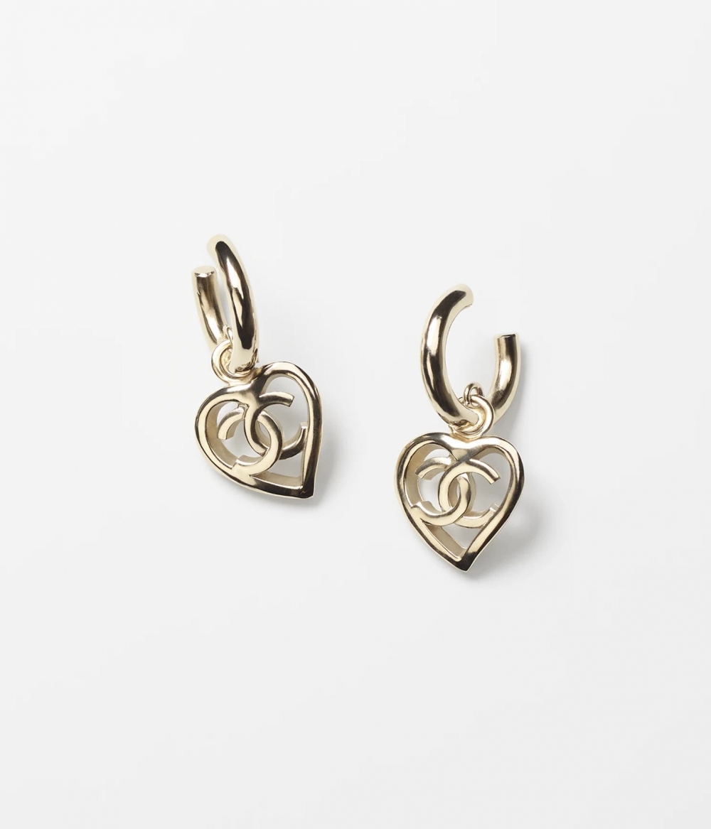 CHANEL Earrings中心飾上雙C標誌。