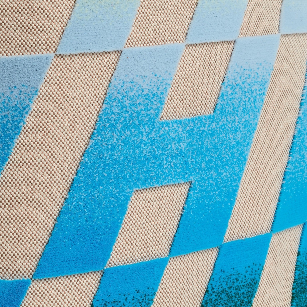 紋理細膩而醒目、色調微妙的交織成精美。