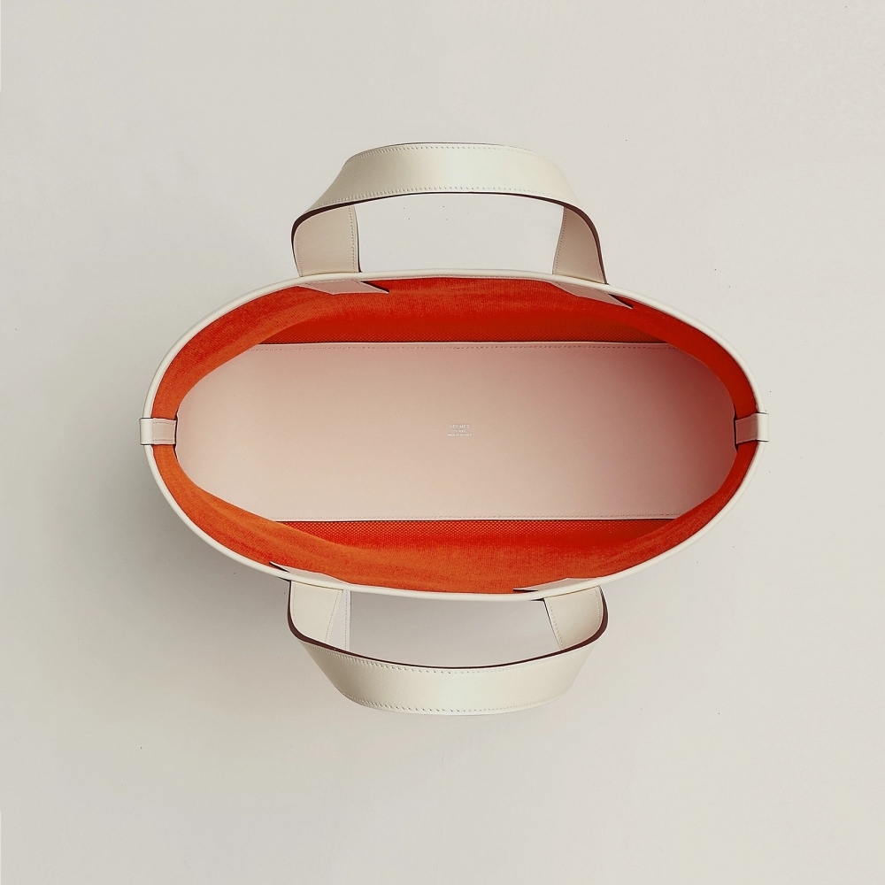 Cabas H en Biais Bag以精煉、優雅成為無可取代的地位之一。