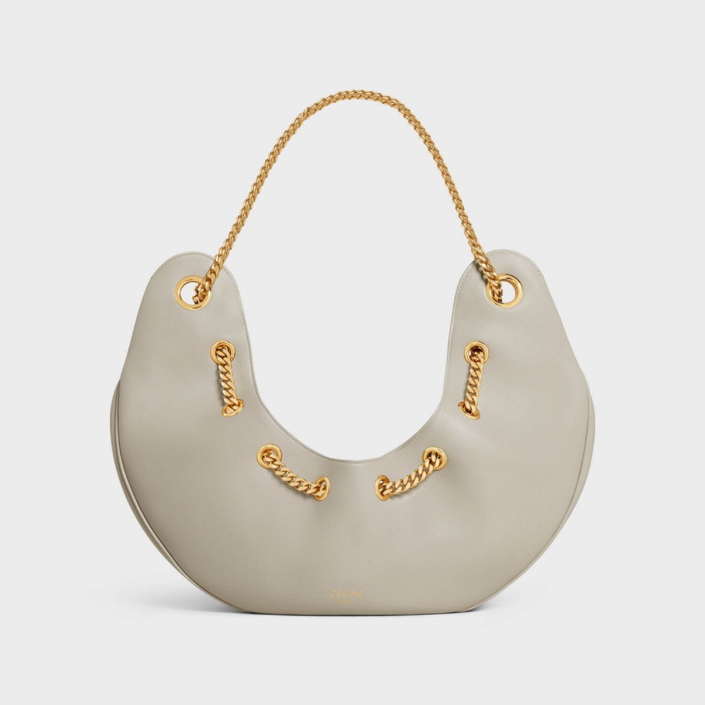 CELINE Large Ava Chain Bag全新設計半圓形。