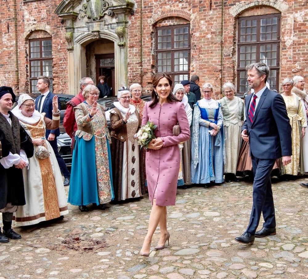 多年來,她成為了大家心目中的完美太子妃。