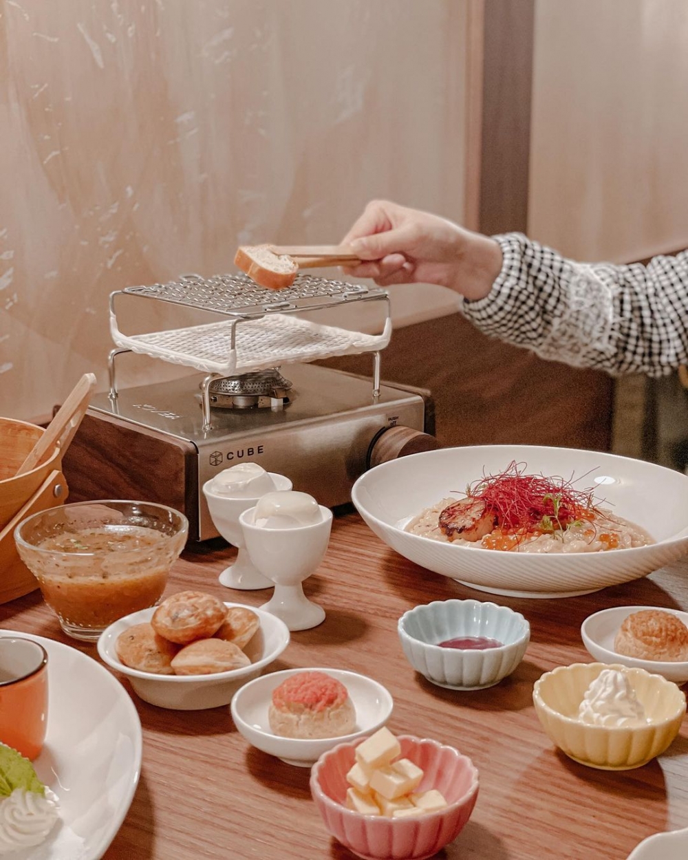 造訪時不妨點上的一款人氣餐點,品嚐暖呼呼的餐點。