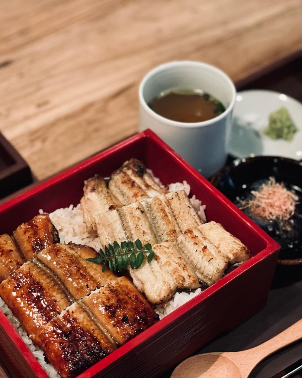 另一大主打的鰻魚飯,魚脂肪香氣四溢得令人無法抗拒。