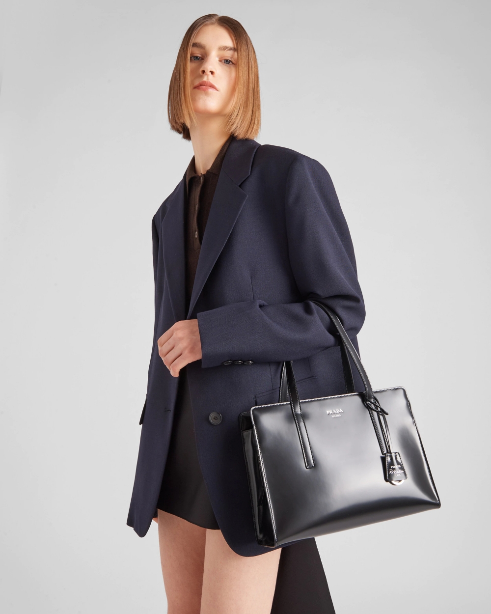 Prada 2022春夏系列再次將經典帶回,向純粹原作致敬,強勢回歸成春夏It Bag!