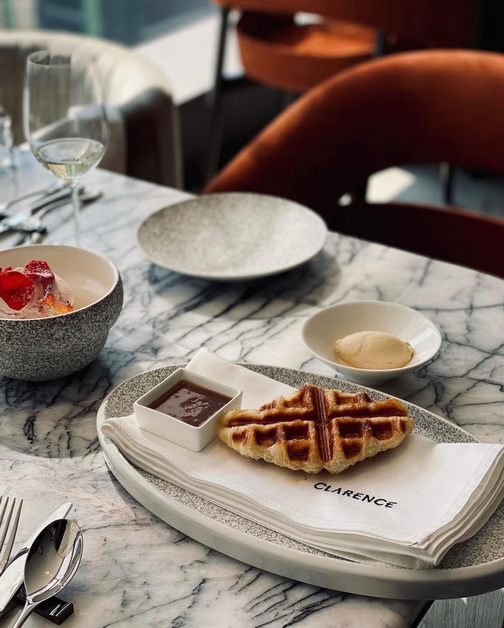 美食搭配葡萄酒，達到極致的用餐體驗。