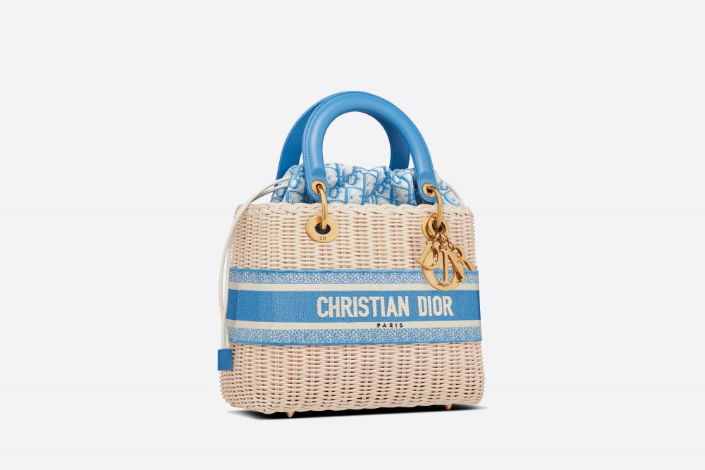 中心飾有CHRISTIAN DIOR刺繡字樣。